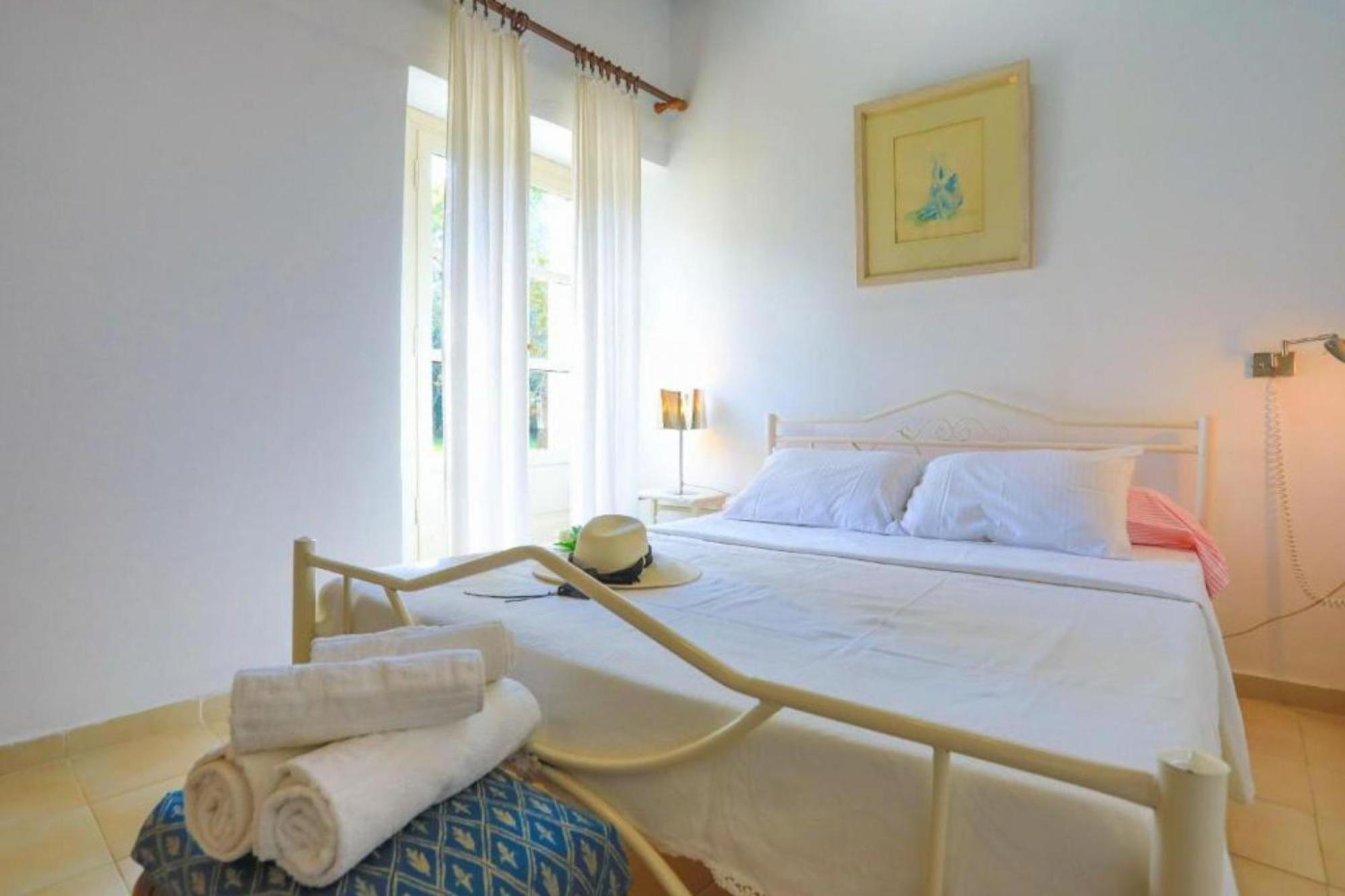 Secret Garden House - Private Garden With Pool Villa Acharavi  Bagian luar foto